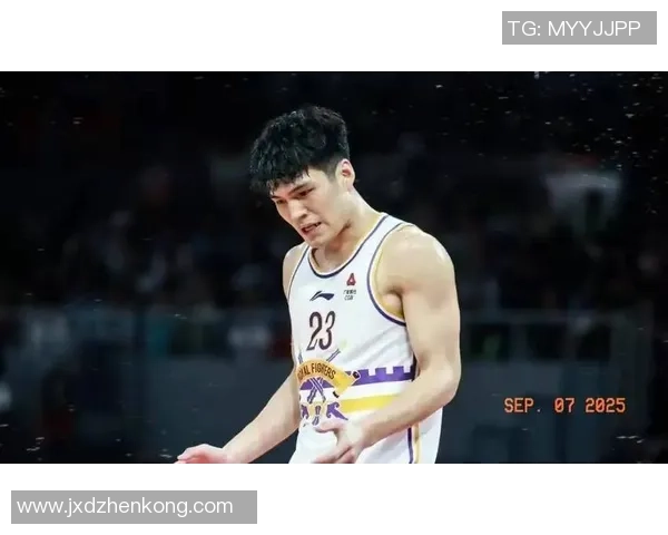 南京篮球队在钻石联赛中的灵活性表现引发热议与期待